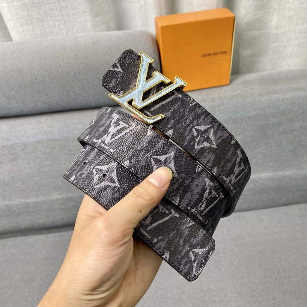 LV Women's Men's Belts Collection Louis Vuitton Initials 40MM Belt 19093