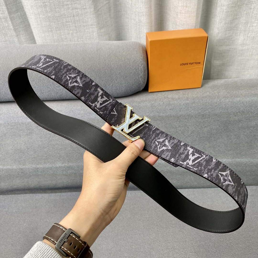 LV Women's Men's Belts Collection Louis Vuitton Initials 40MM Belt 19093