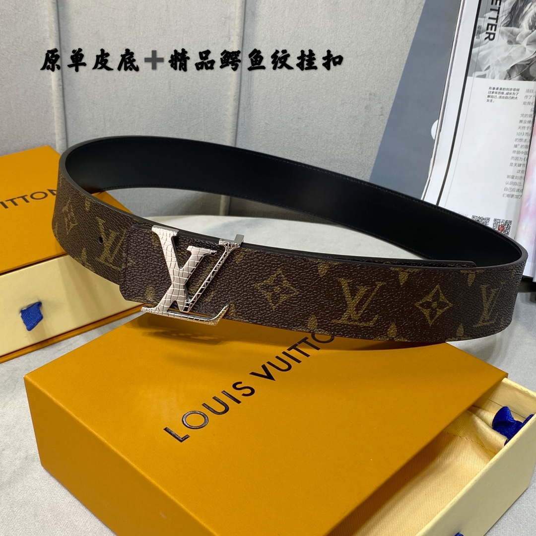 LV Women's Men's Belts Collection Louis Vuitton Initials 40MM Belt 19094