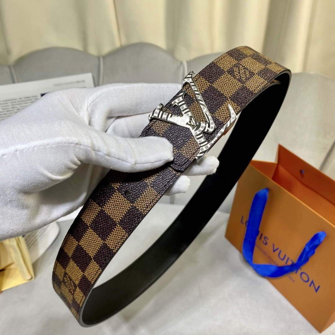 LV Women's Men's Belts Collection Louis Vuitton Initials 40MM Belt 19072