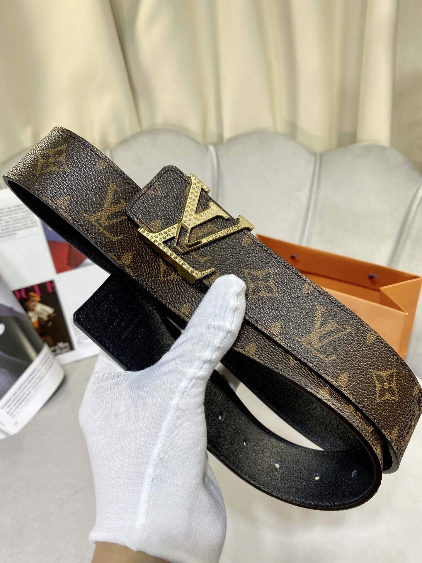 LV Women's Men's Belts Collection Louis Vuitton Initials 40MM Belt 19072