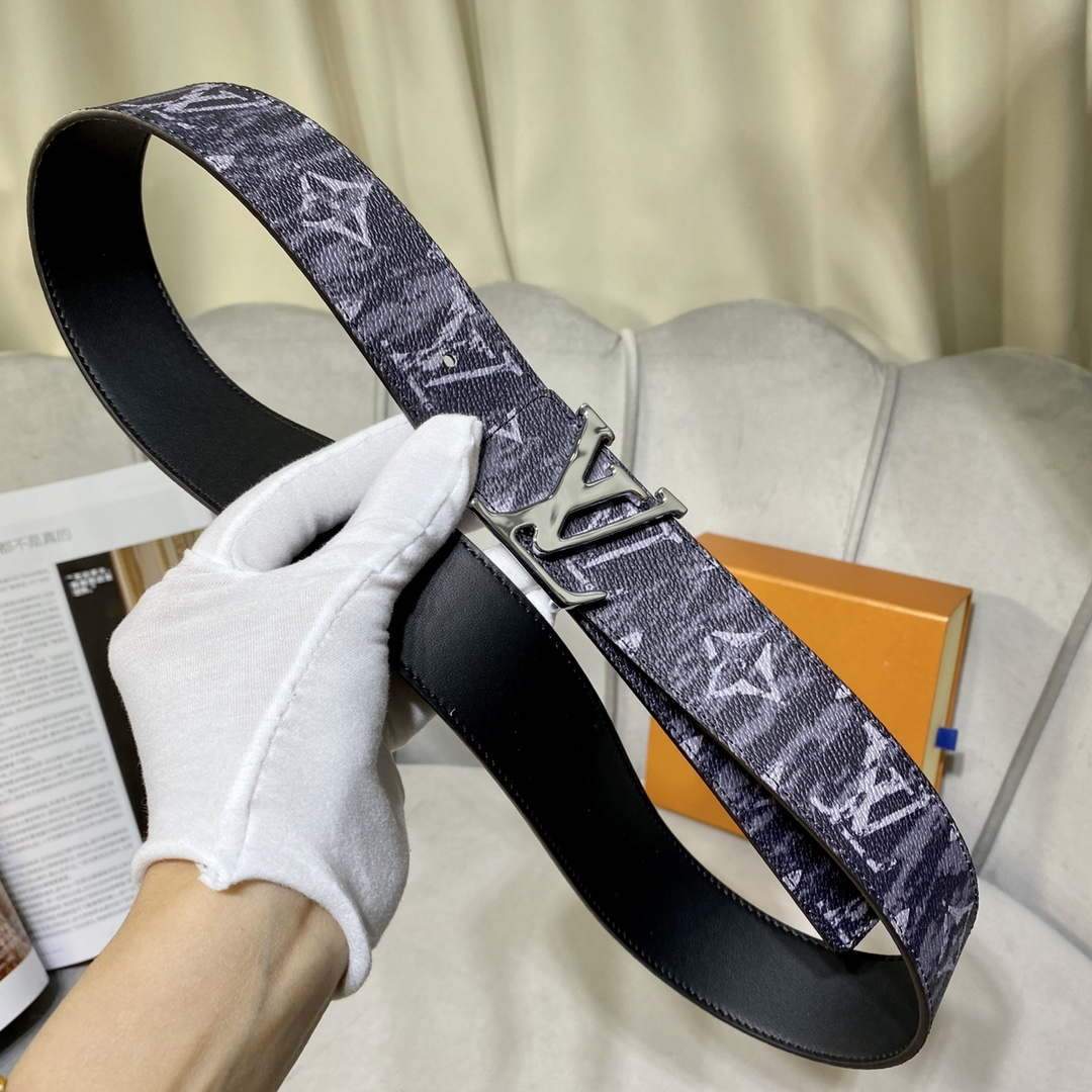 LV Women's Men's Belts Collection Louis Vuitton Initials 40MM Belt 19073