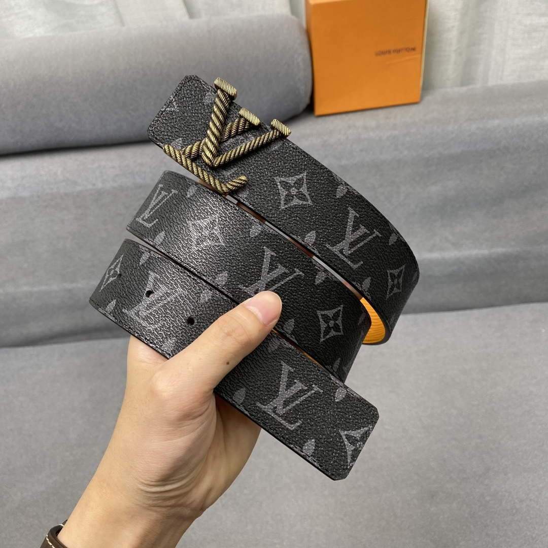 LV Women's Men's Belts Collection Louis Vuitton Initials 40MM Belt 19074