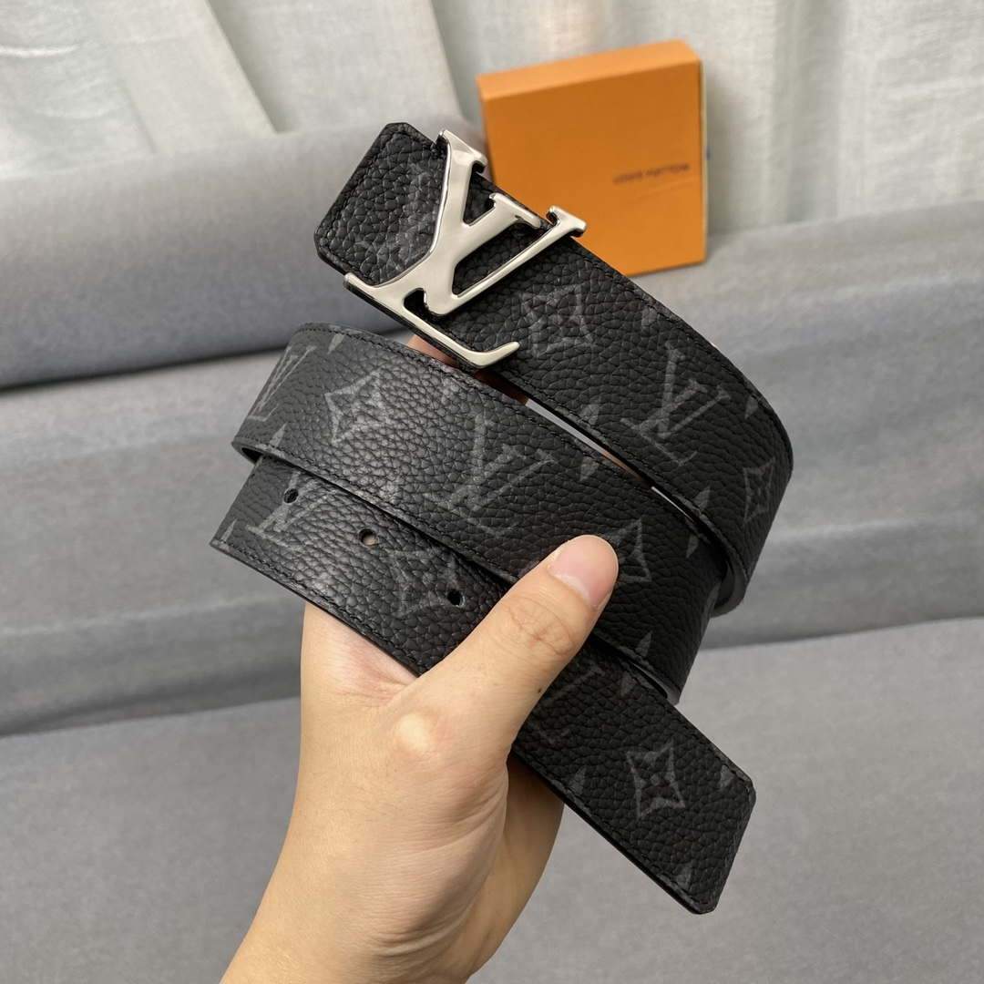 LV Women's Men's Belts Collection Louis Vuitton Initials 40MM Belt 19097