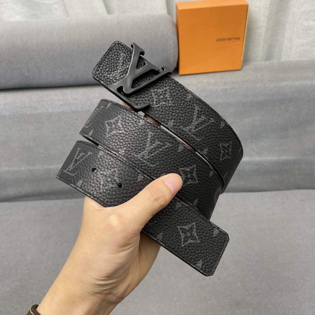 LV Women's Men's Belts Collection Louis Vuitton Initials 40MM Belt 19097