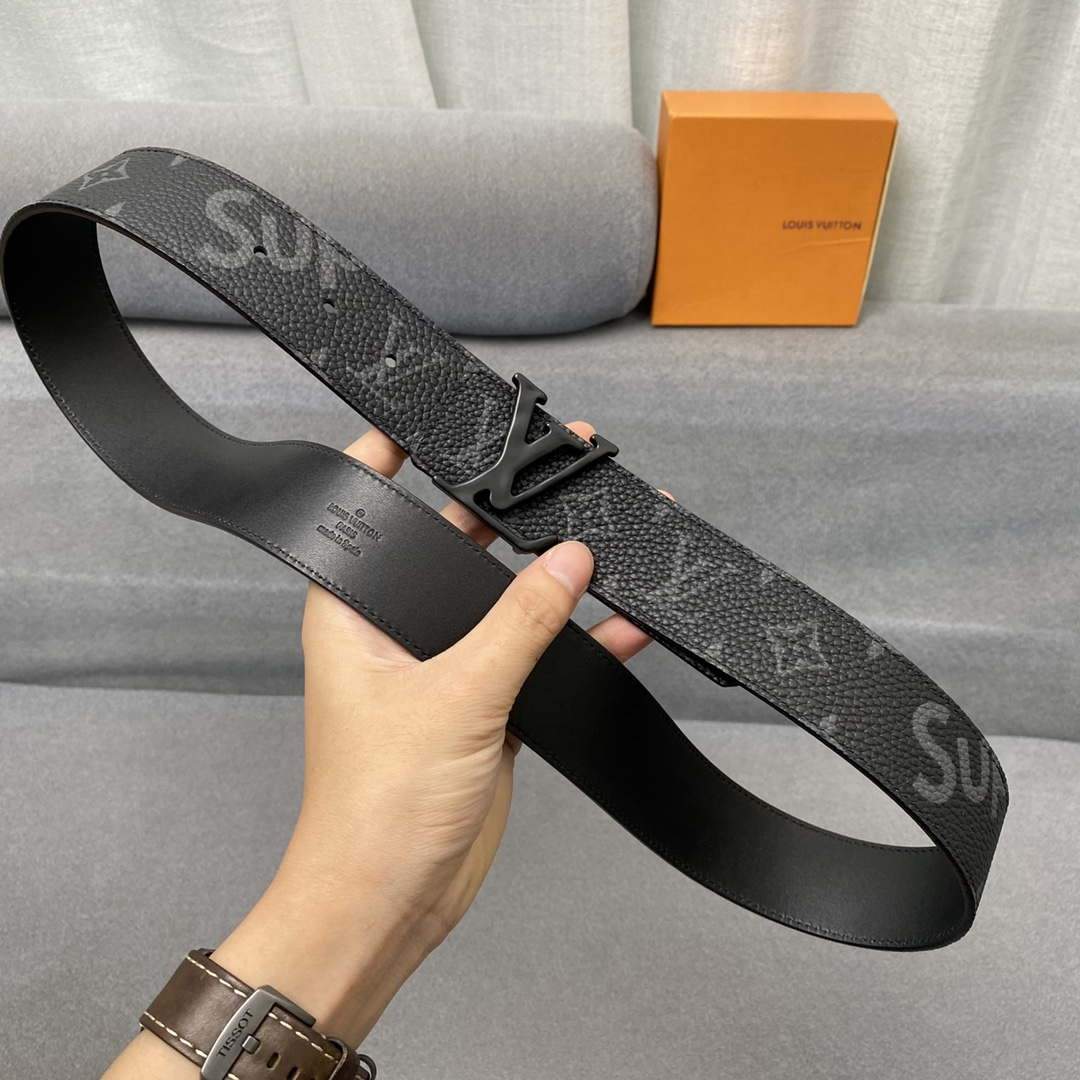 LV Women's Men's Belts Collection Louis Vuitton Initials 40MM Belt 19097