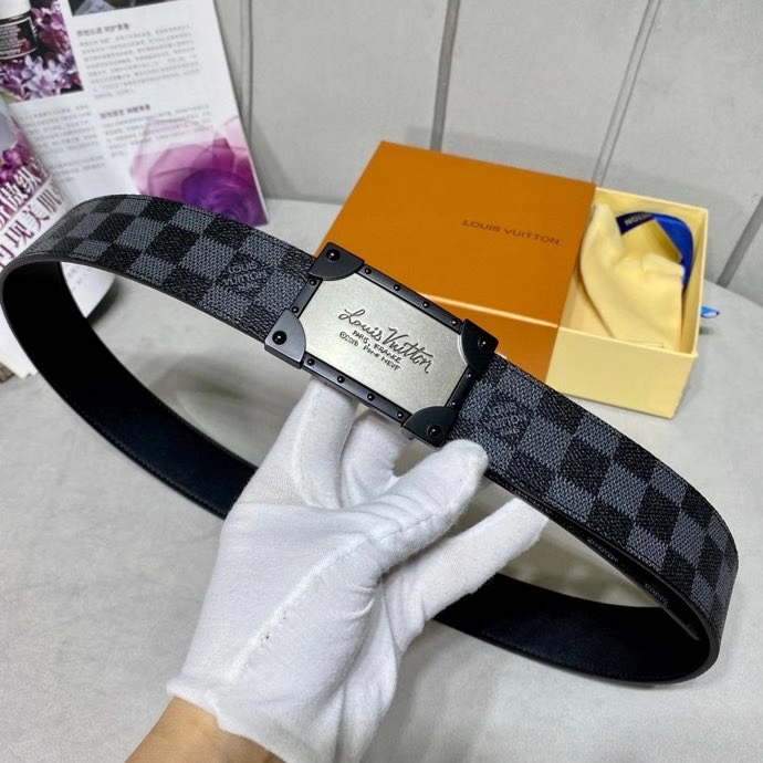 LV Women's Men's Belts Collection Louis Vuitton Initials 40MM Belt 19099