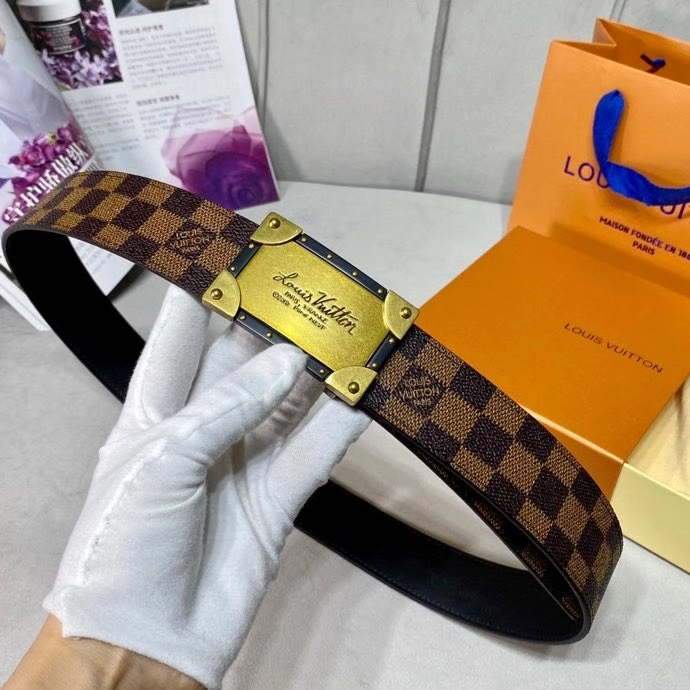 LV Women's Men's Belts Collection Louis Vuitton Initials 40MM Belt 19099