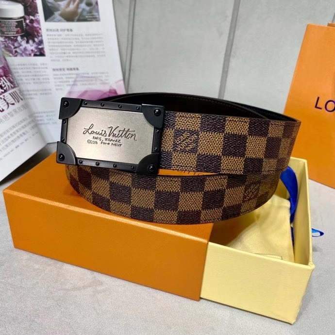 LV Women's Men's Belts Collection Louis Vuitton Initials 40MM Belt 19099