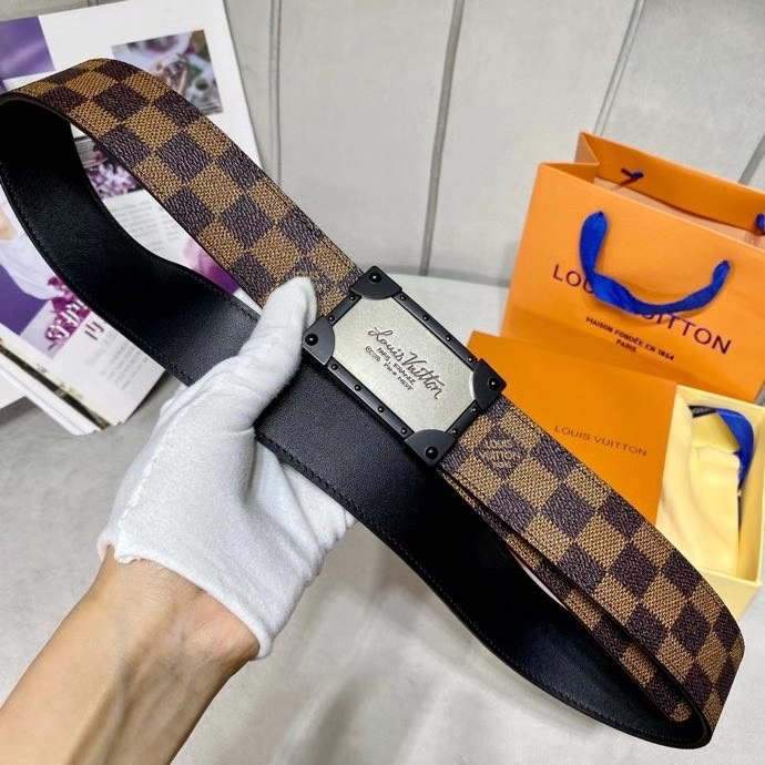 LV Women's Men's Belts Collection Louis Vuitton Initials 40MM Belt 19099
