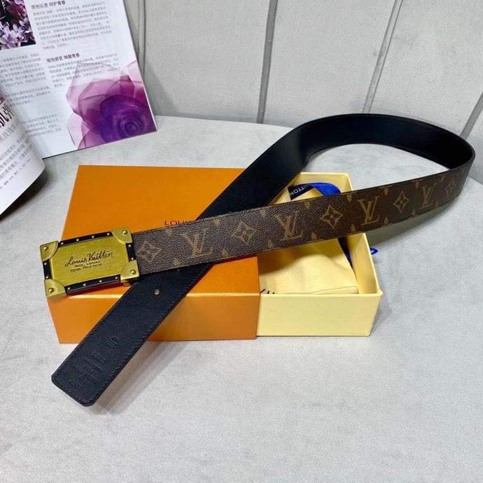 LV Women's Men's Belts Collection Louis Vuitton Initials 40MM Belt 19099