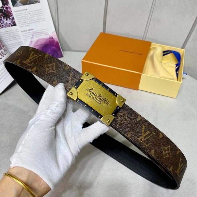 LV Women's Men's Belts Collection Louis Vuitton Initials 40MM Belt 19099