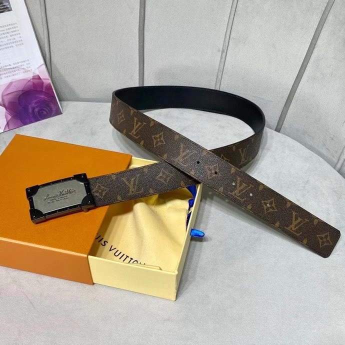 LV Women's Men's Belts Collection Louis Vuitton Initials 40MM Belt 19099