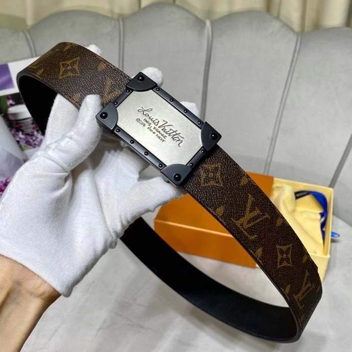 LV Women's Men's Belts Collection Louis Vuitton Initials 40MM Belt 19099