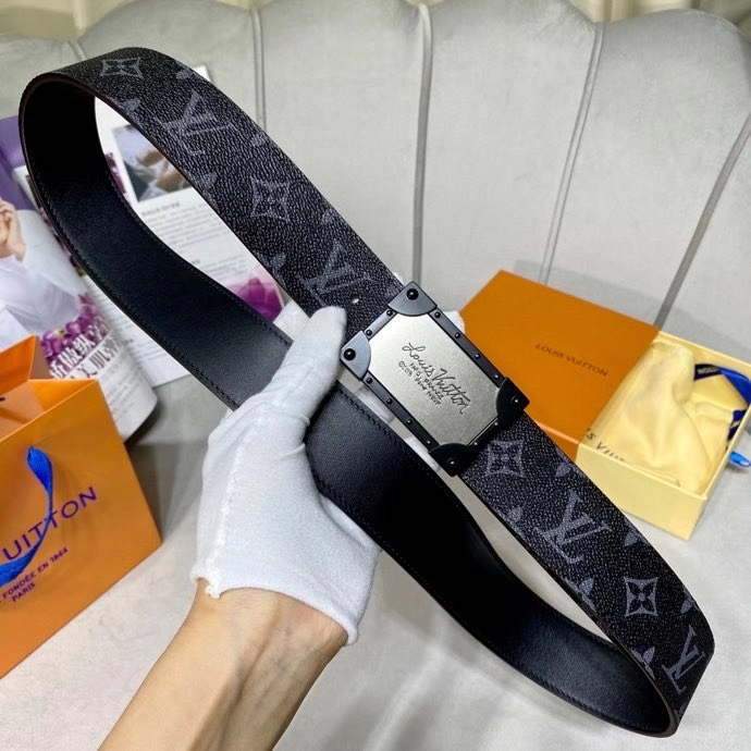 LV Women's Men's Belts Collection Louis Vuitton Initials 40MM Belt 19099