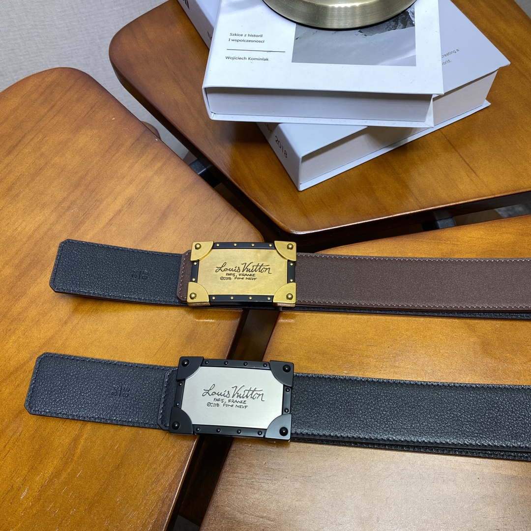 LV Women's Men's Belts Collection Louis Vuitton Initials 40MM Belt 19084
