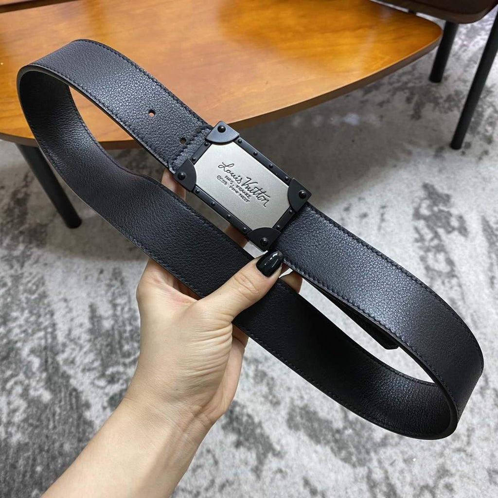 LV Women's Men's Belts Collection Louis Vuitton Initials 40MM Belt 19084