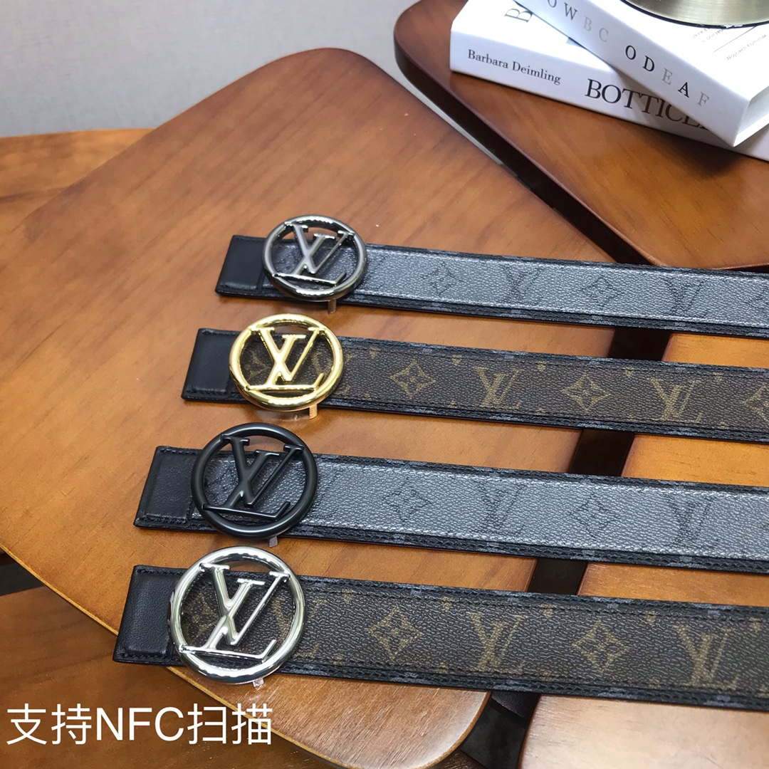 LV Women's Men's Belts Collection Louis Vuitton Initials 40MM Belt 19086