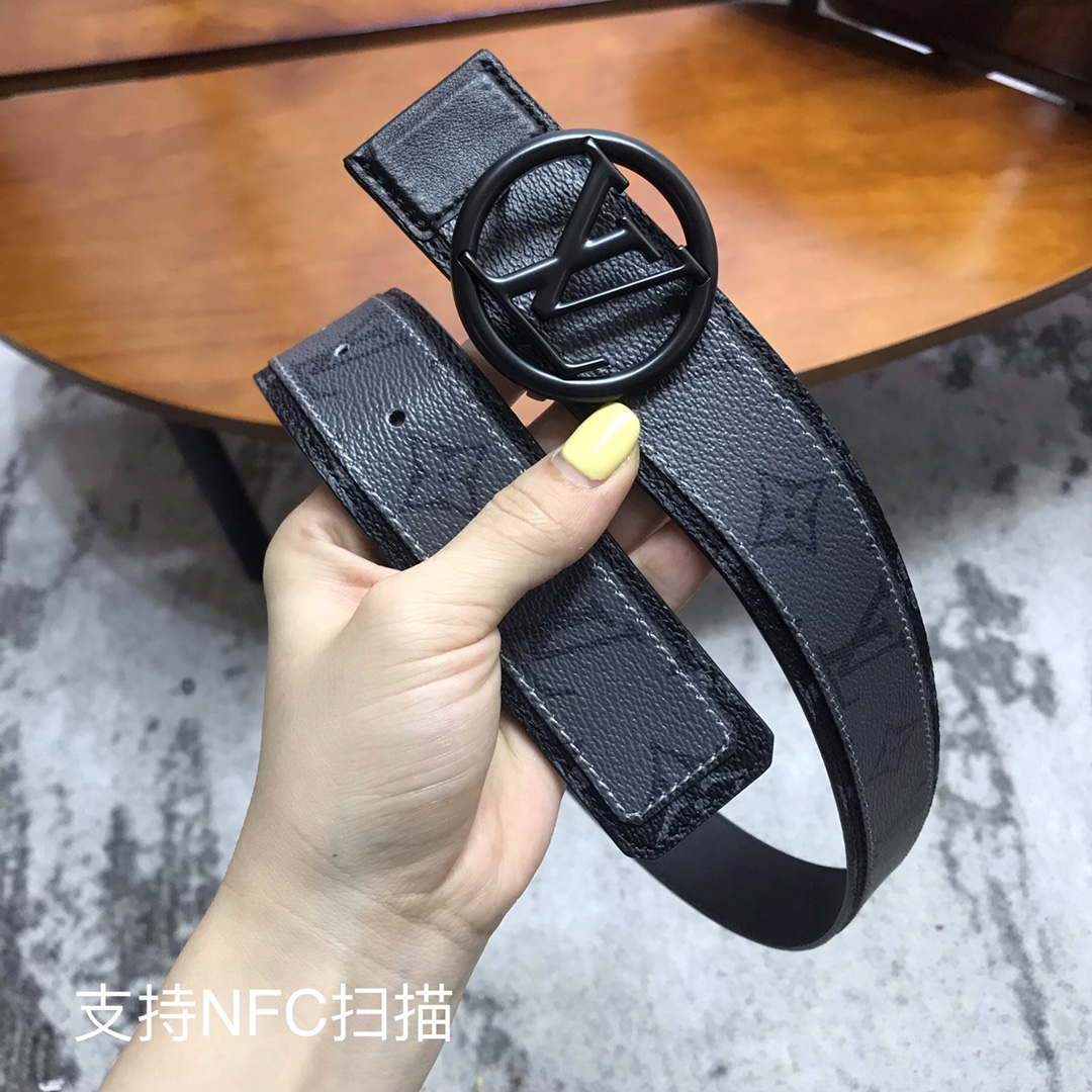 LV Women's Men's Belts Collection Louis Vuitton Initials 40MM Belt 19086