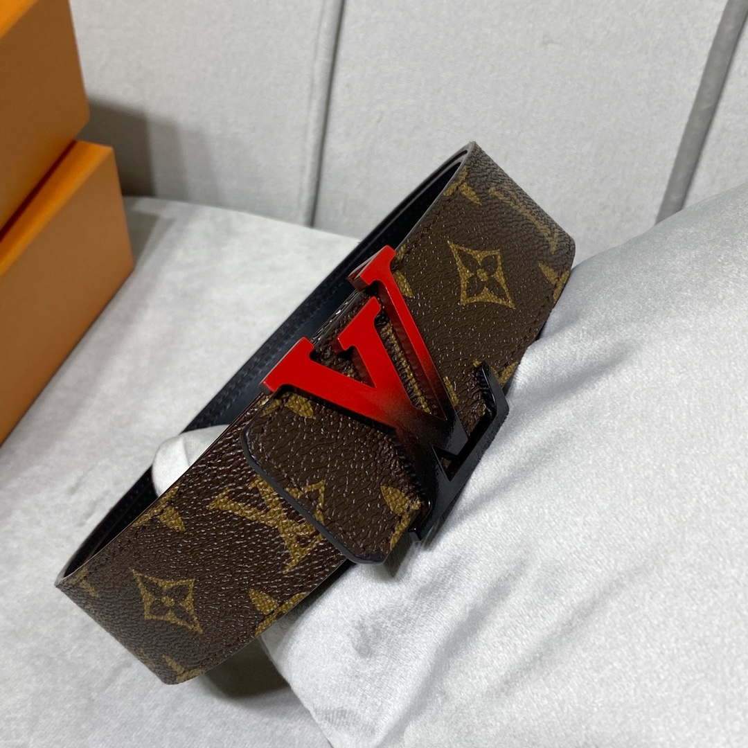 LV Women's Men's Belts Collection Louis Vuitton Initials 40MM Belt 19087