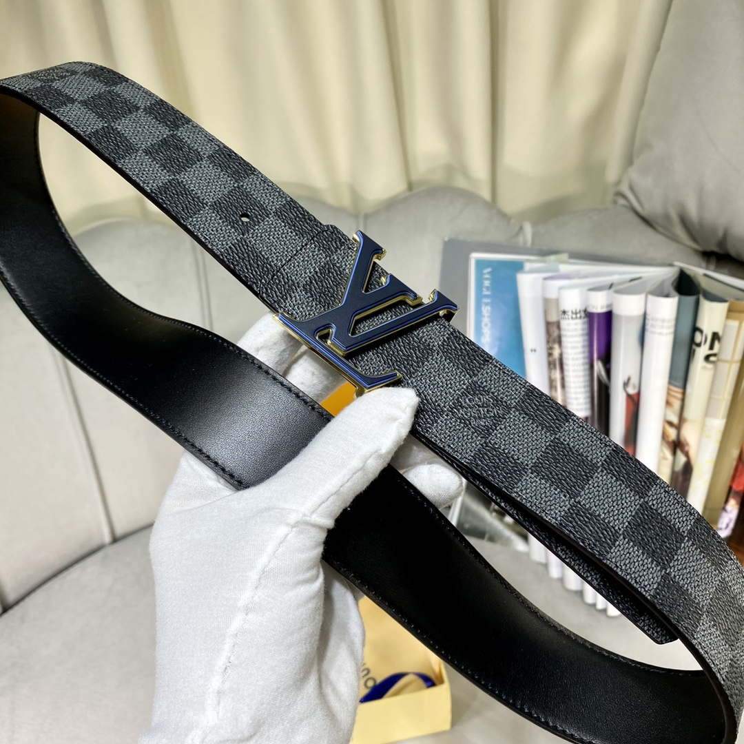 LV Women's Men's Belts Collection Louis Vuitton Initials 40MM Belt 19088