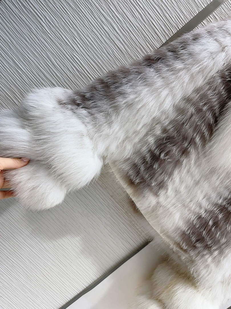 Max Mara Women's Fashion Clothing Fur Coat M78360
