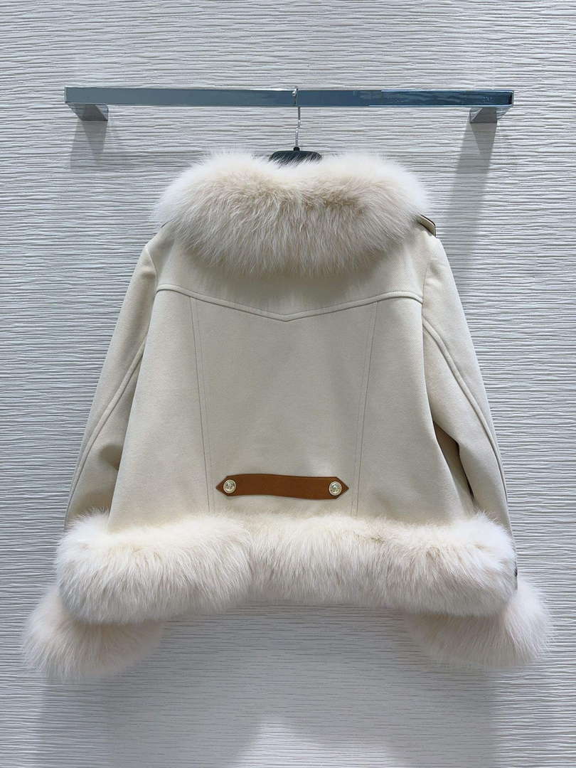 Max Mara Women's Fashion Clothing Fur Coat M78365