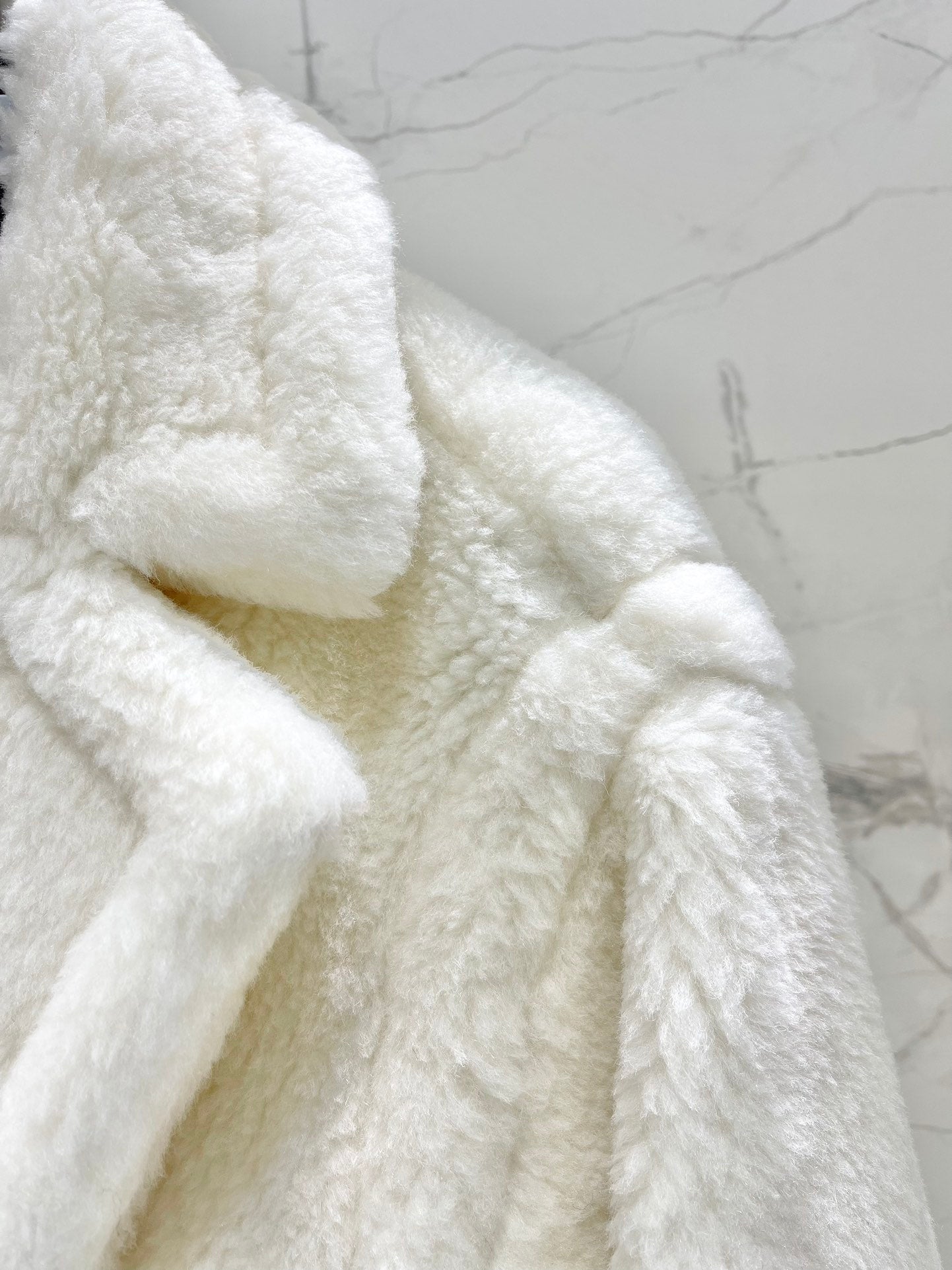 Max Mara Women's Fashion New Short Teddy Bear Coat M78378