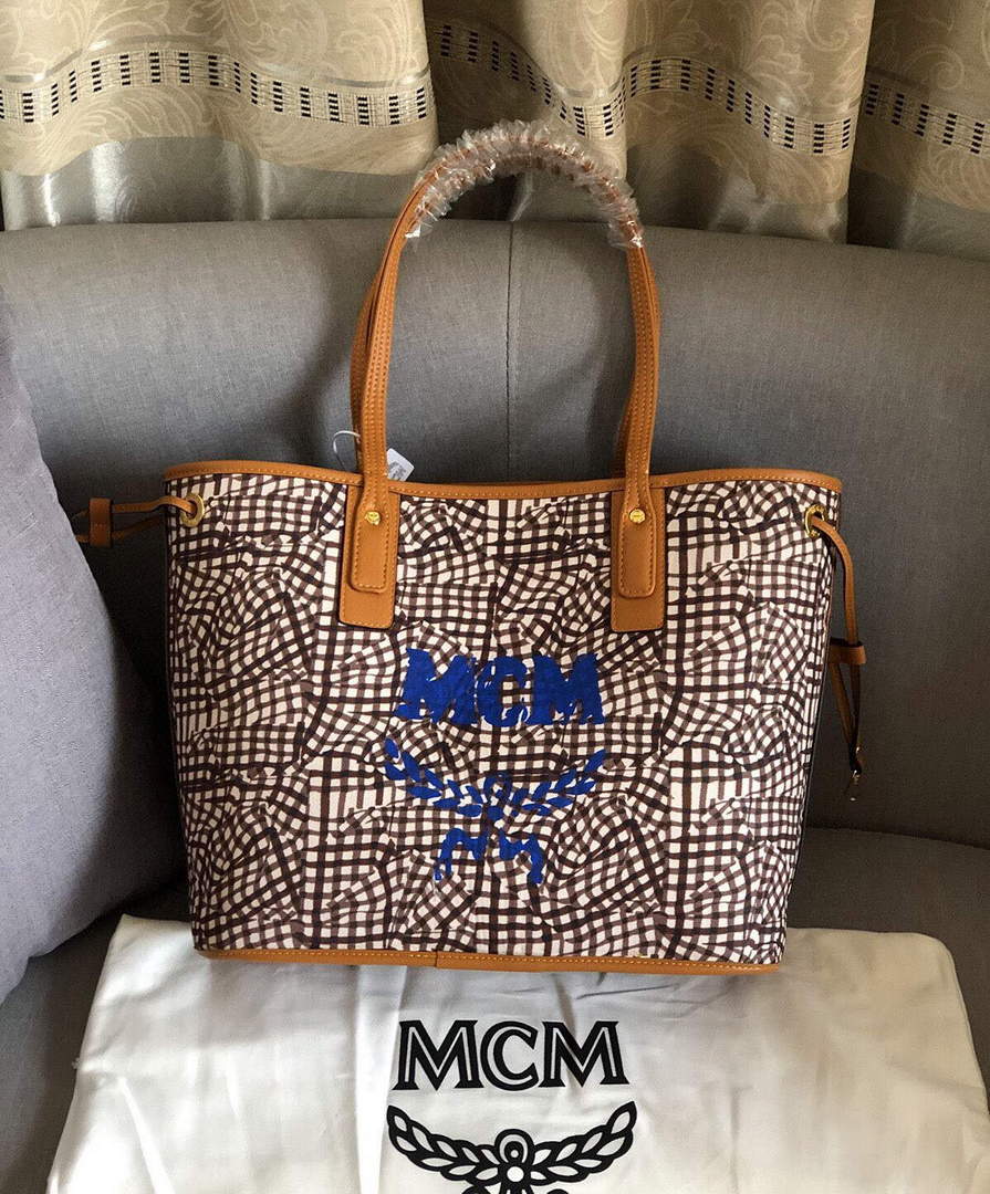 MCM MWPCSVI01CO001 Medium Reversible Liz Shopper in Visetos