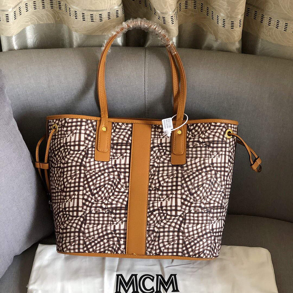 MCM MWPCSVI01CO001 Medium Reversible Liz Shopper in Visetos