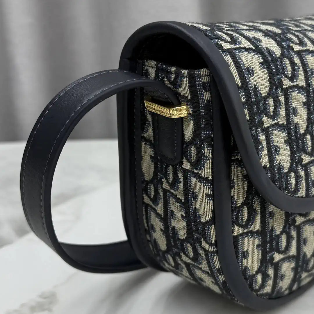 Medium Dior Médaillon Flap Bag M3920QDWP_M900  Blue Dior Oblique Jacquard - Default Title - View 3