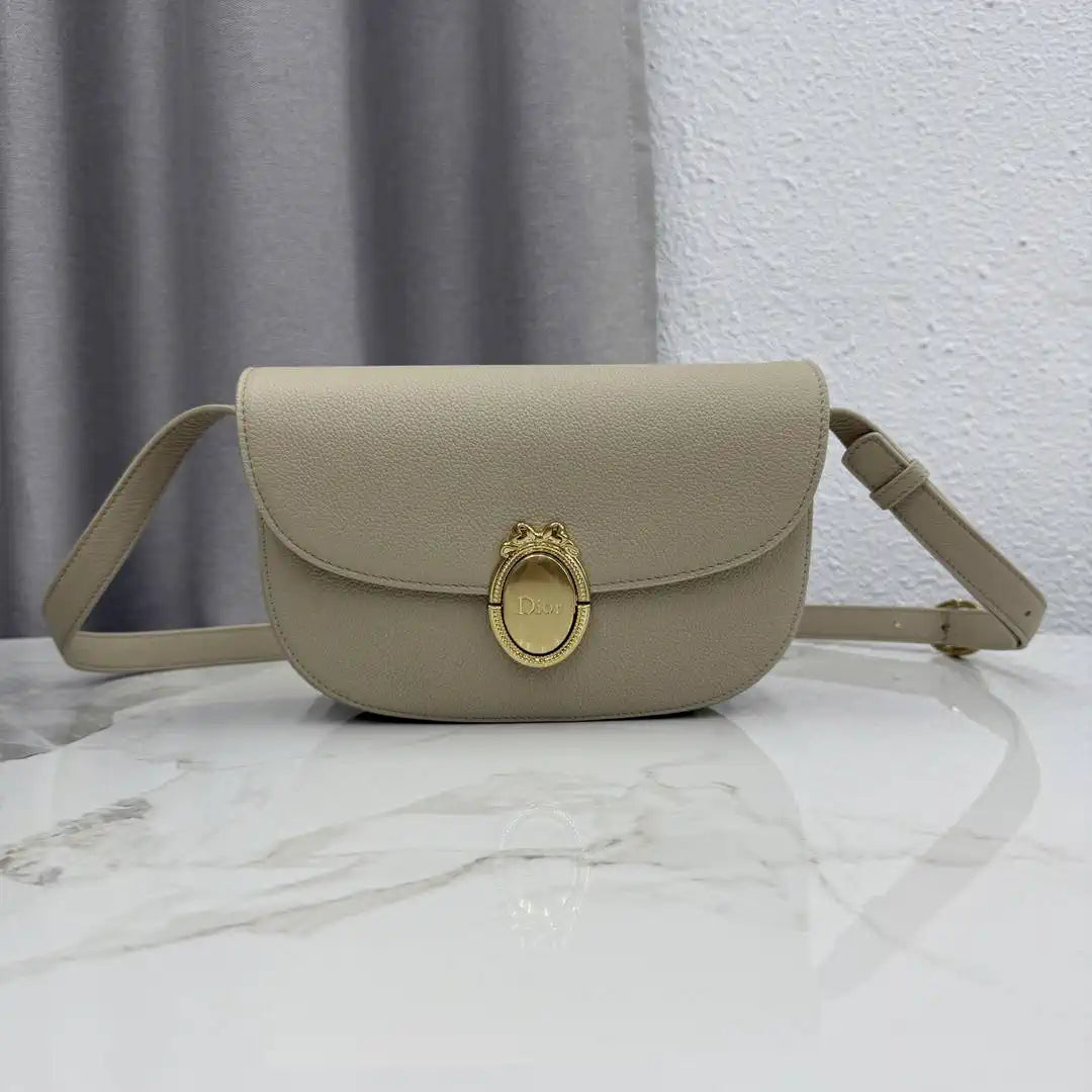Medium Dior Médaillon Flap Bag M3920QDWP_M900 Camel Beige  Grained Calfskin - Default Title - View 1
