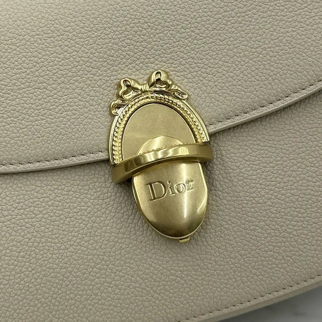 Medium Dior Médaillon Flap Bag M3920QDWP_M900 Camel Beige  Grained Calfskin - Default Title - View 4