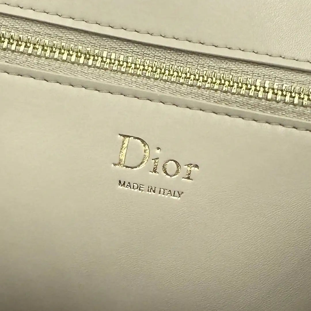 Medium Dior Médaillon Flap Bag M3920QDWP_M900 Camel Beige  Grained Calfskin - Default Title - View 9