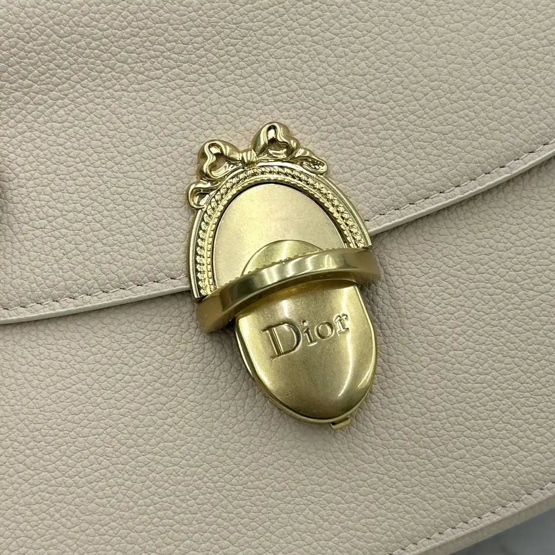 Medium Dior Médaillon Flap Bag M3920QDWP_M900 Apricot Grained Calfskin - Default Title - View 4