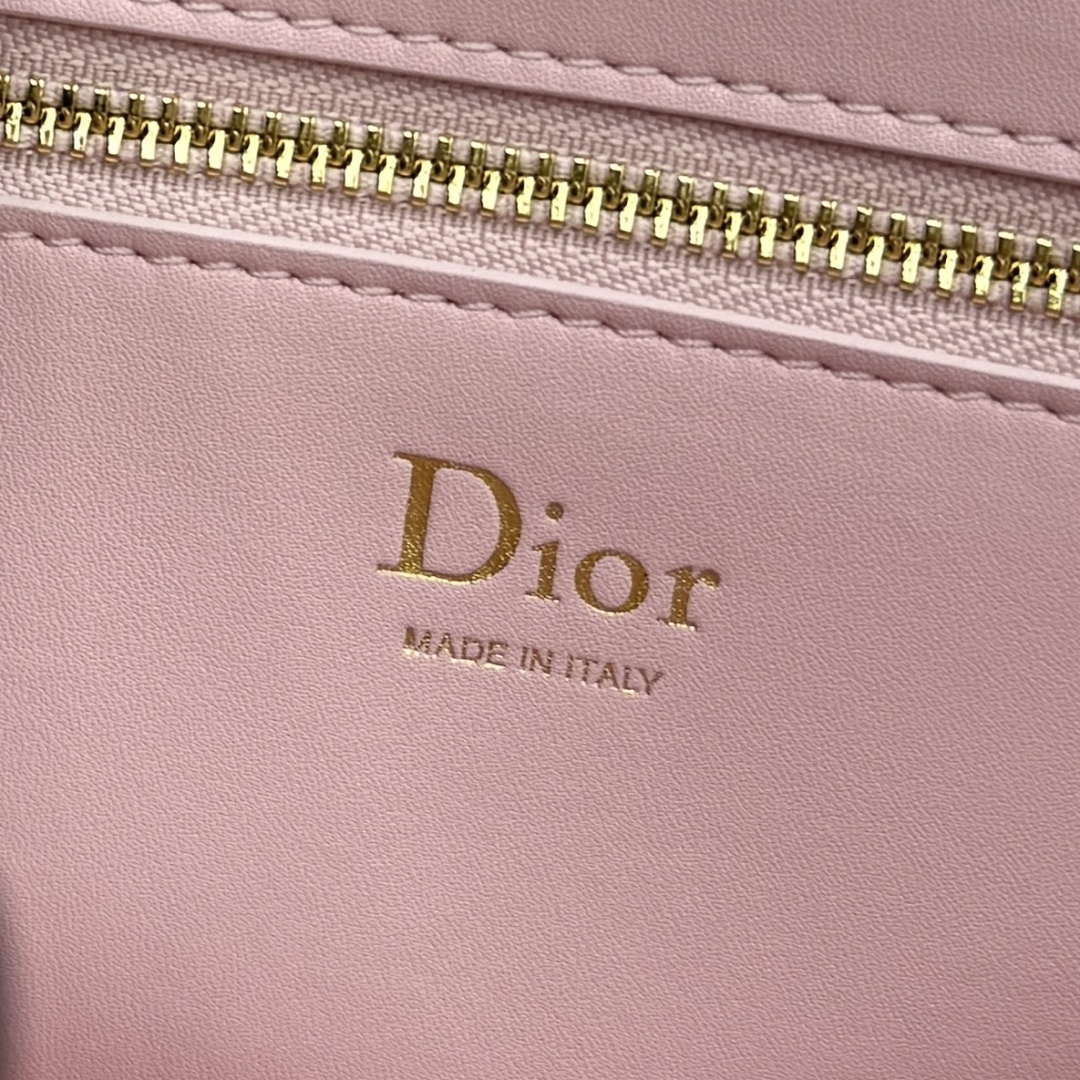 Medium Dior Médaillon Flap Bag M3920QDWP_M900 Pink Grained Calfskin - Default Title - View 7