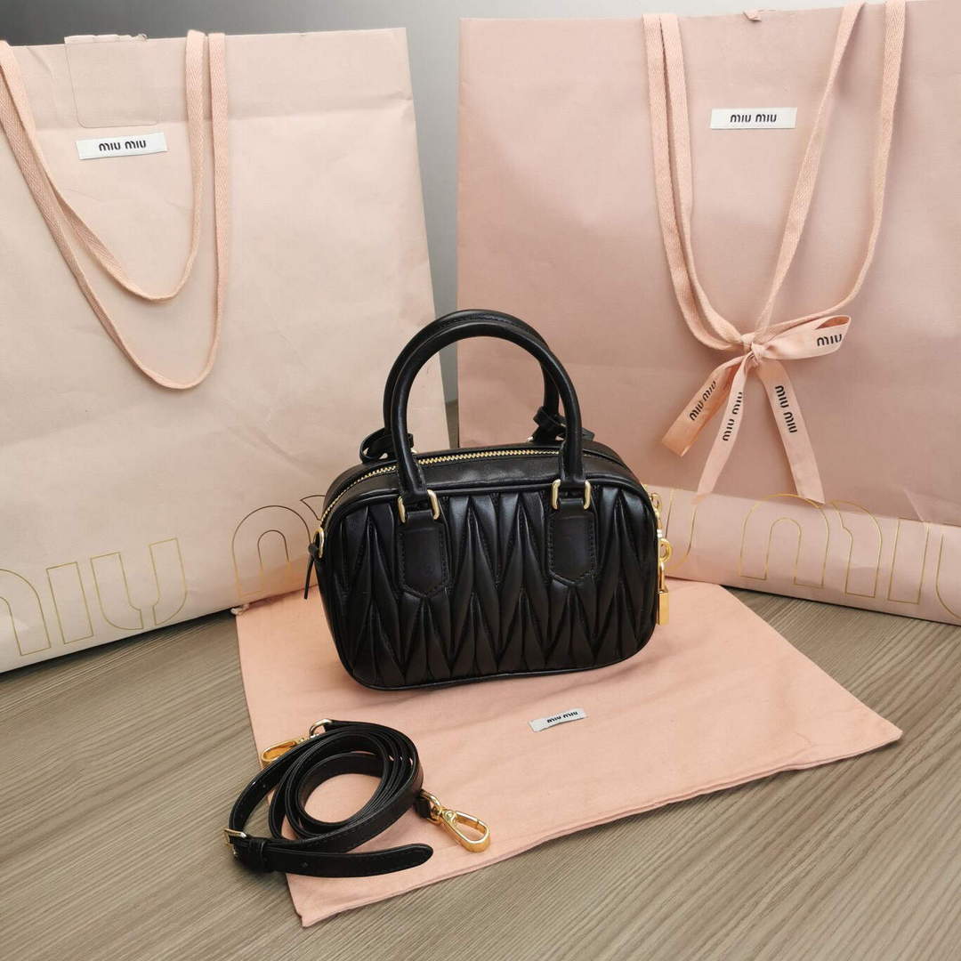 MiuMiu 5BB123 Matelass¨¦ nappa leather handbag Black