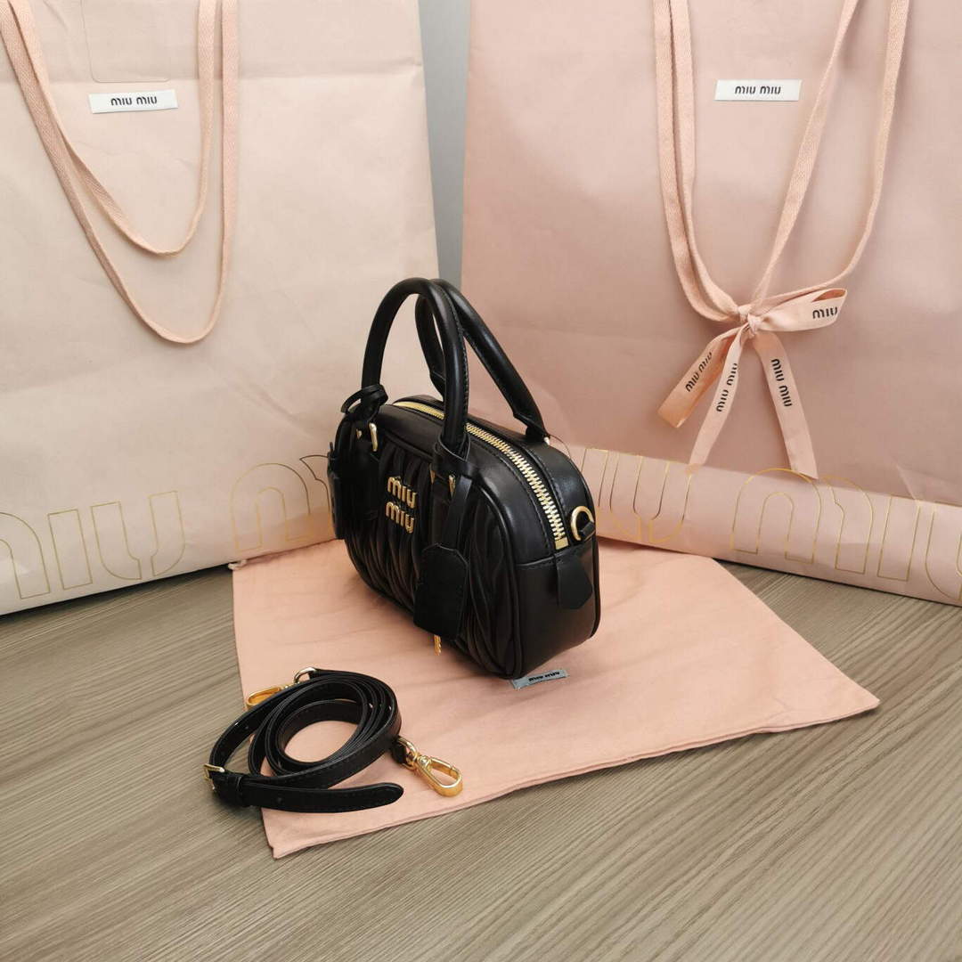 MiuMiu 5BB123 Matelass¨¦ nappa leather handbag Black