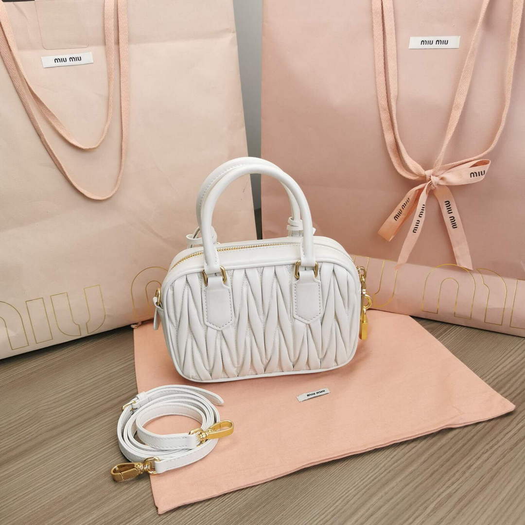 MiuMiu 5BB123 Matelass¨¦ nappa leather handbag White