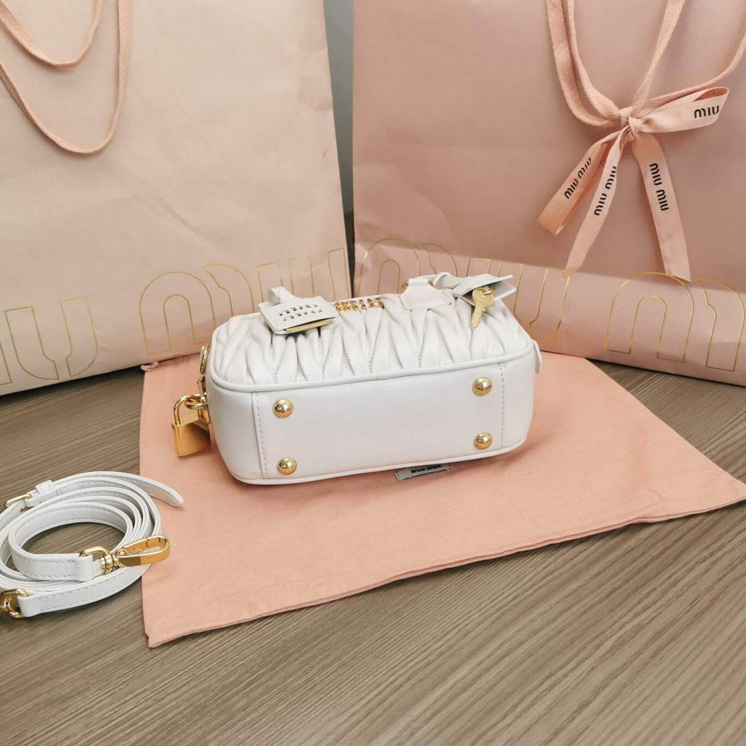 MiuMiu 5BB123 Matelass¨¦ nappa leather handbag White