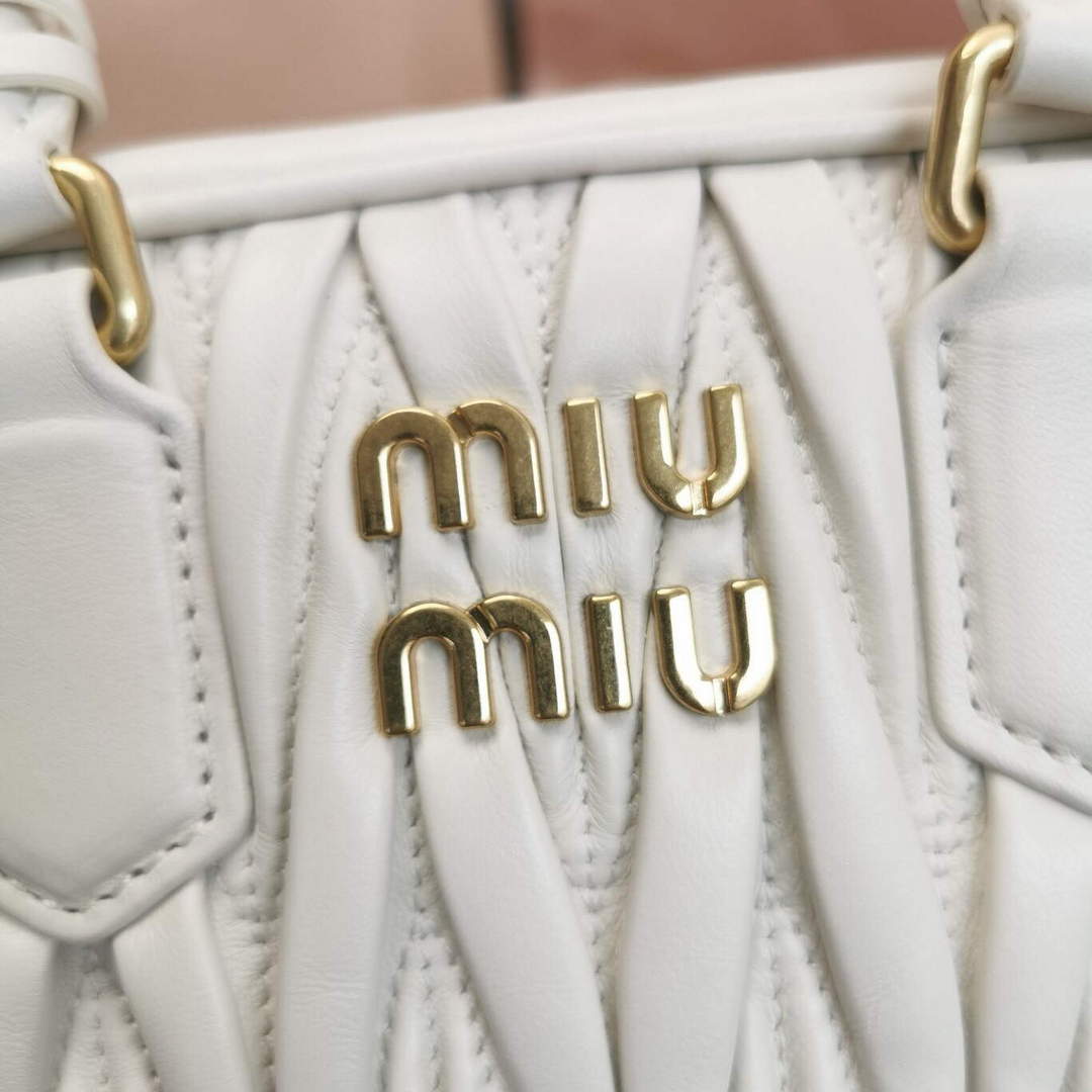 MiuMiu 5BB123 Matelass¨¦ nappa leather handbag White