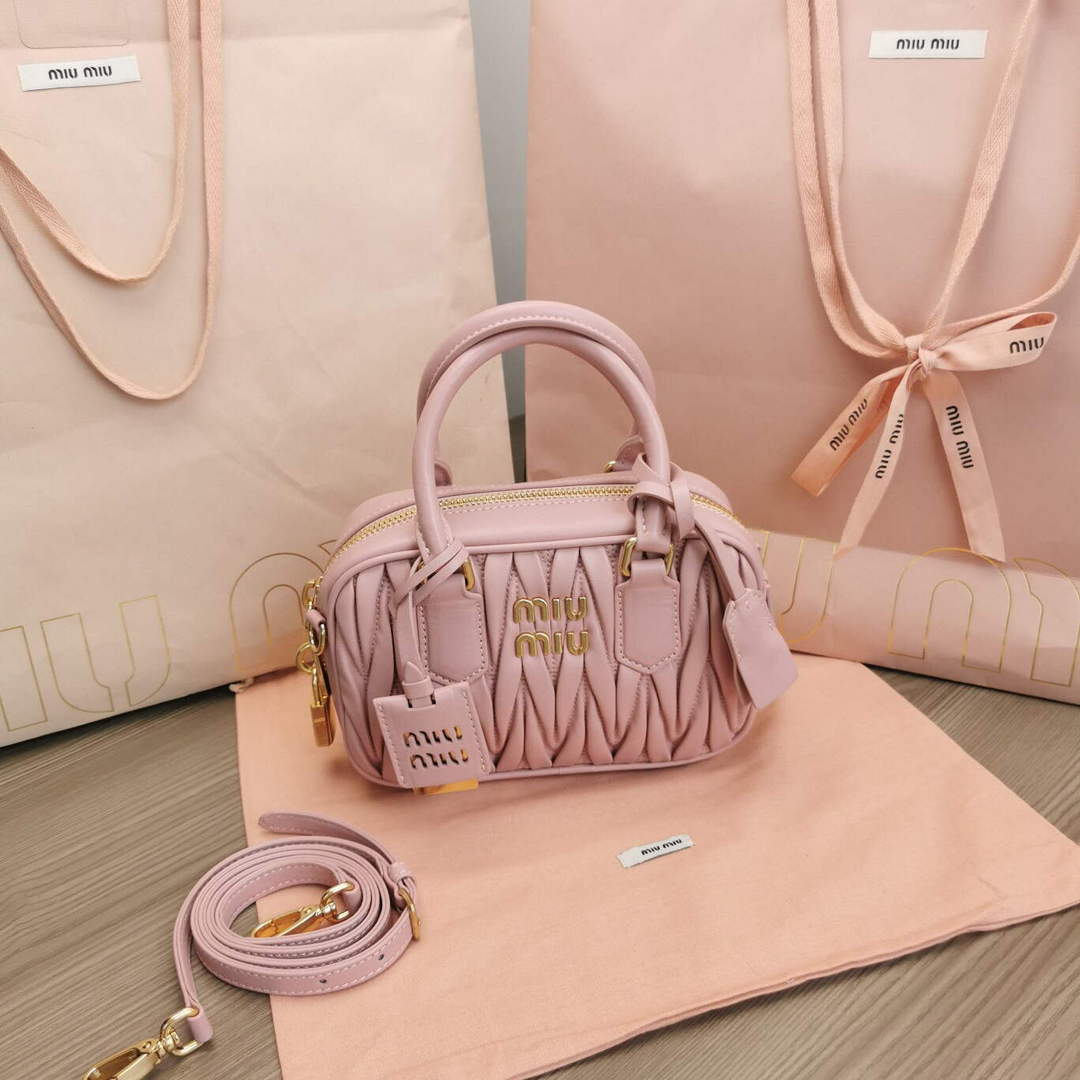 MiuMiu 5BB123 Matelass¨¦ nappa leather handbag Light pink