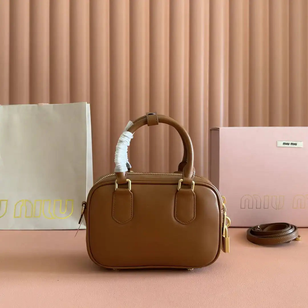 MiuMiu 5BB123 Matelassé nappa leather handbag  MU1003