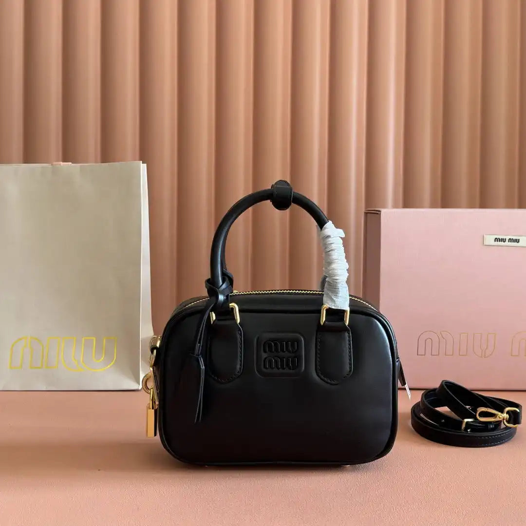 MiuMiu 5BB123 Matelassé nappa leather handbag  MU1002