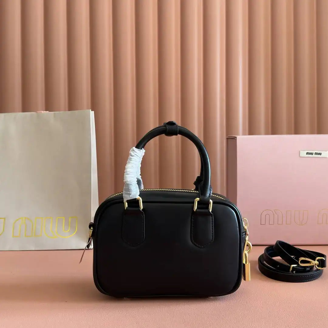 MiuMiu 5BB123 Matelassé nappa leather handbag  MU1002