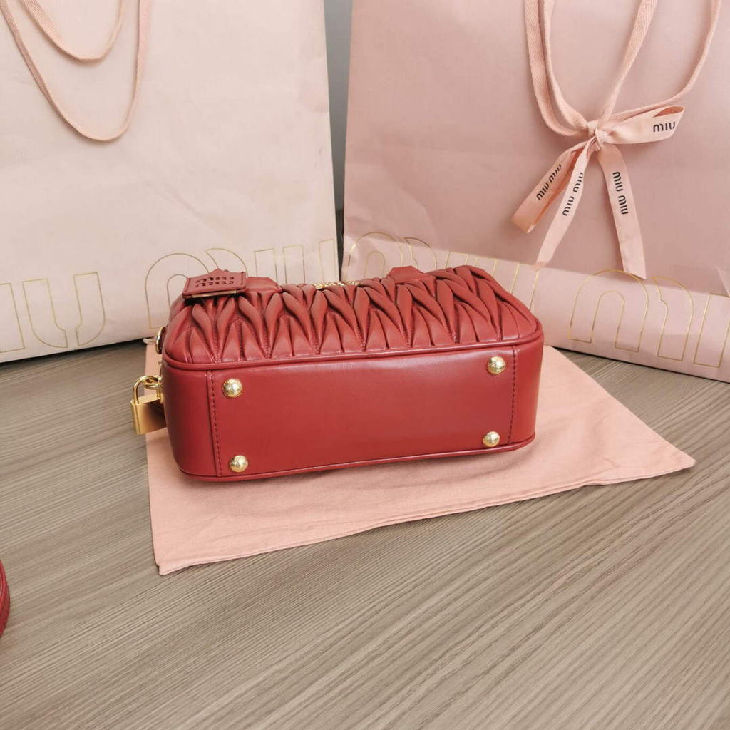 MiuMiu 5BB124 Matelass¨¦ Nappa Leather Top-handle Bag red