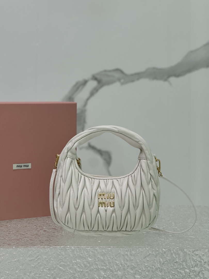 MiuMiu 5BC125 Small Matelass¨¦ nappa leather handbag White