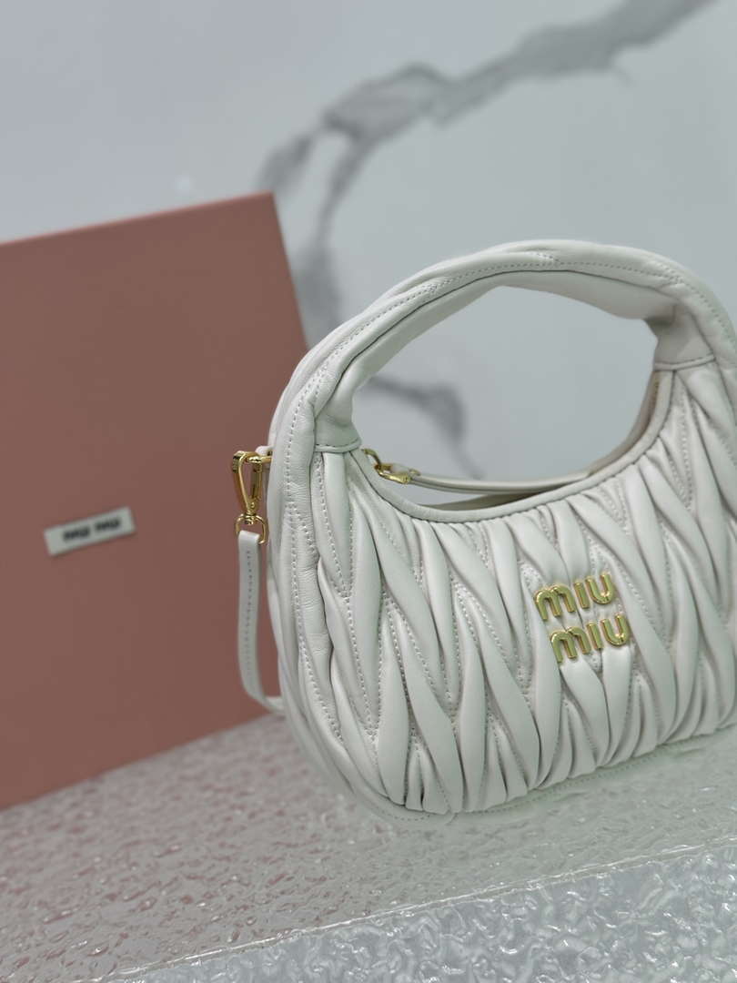 MiuMiu 5BC125 Small Matelass¨¦ nappa leather handbag White