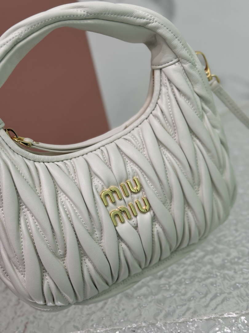 MiuMiu 5BC125 Small Matelass¨¦ nappa leather handbag White
