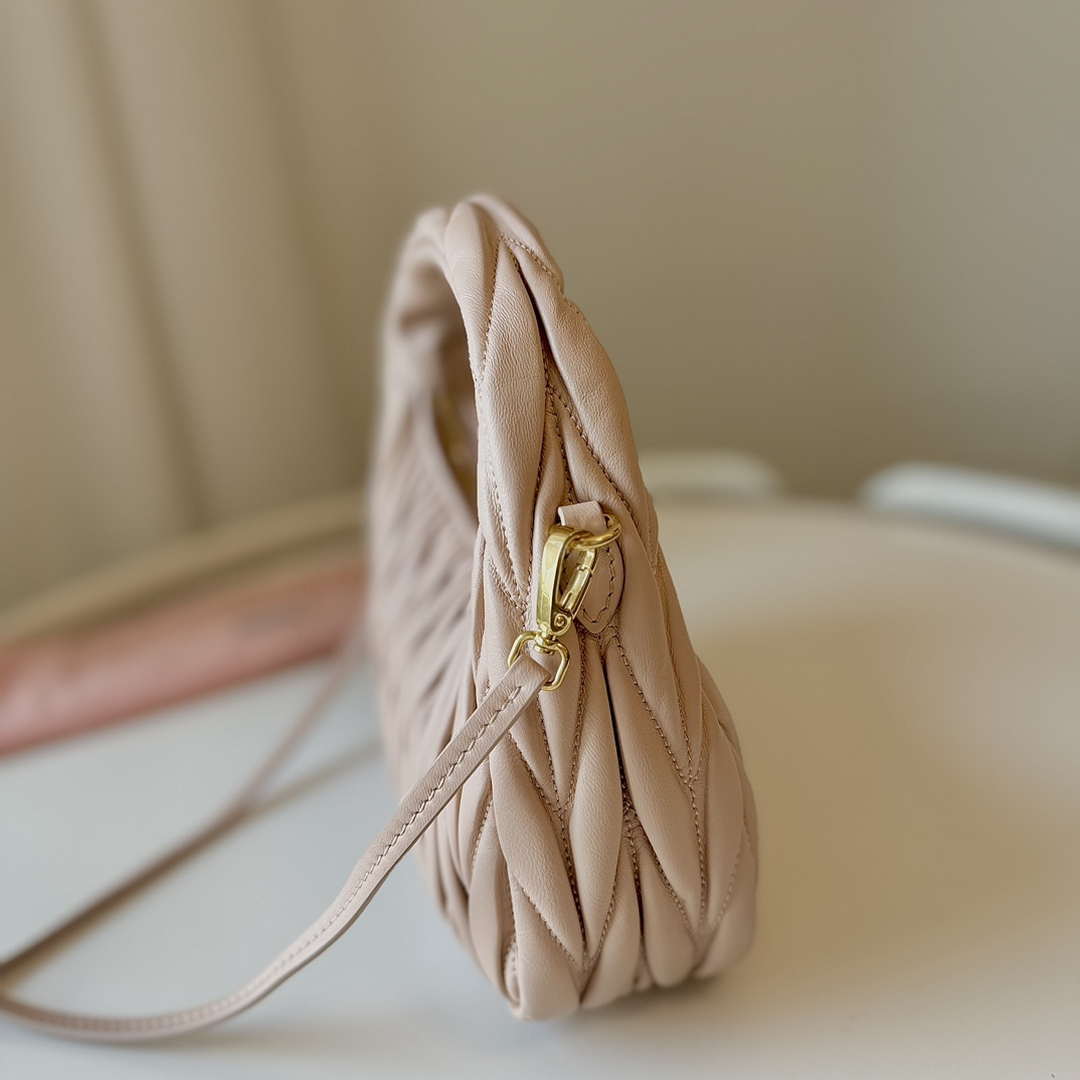MiuMiu 5BC125 Small Matelass¨¦ nappa leather handbag Nude